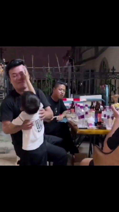 国产大孝子视频,温情演绎孝道传承的感人故事  第1张